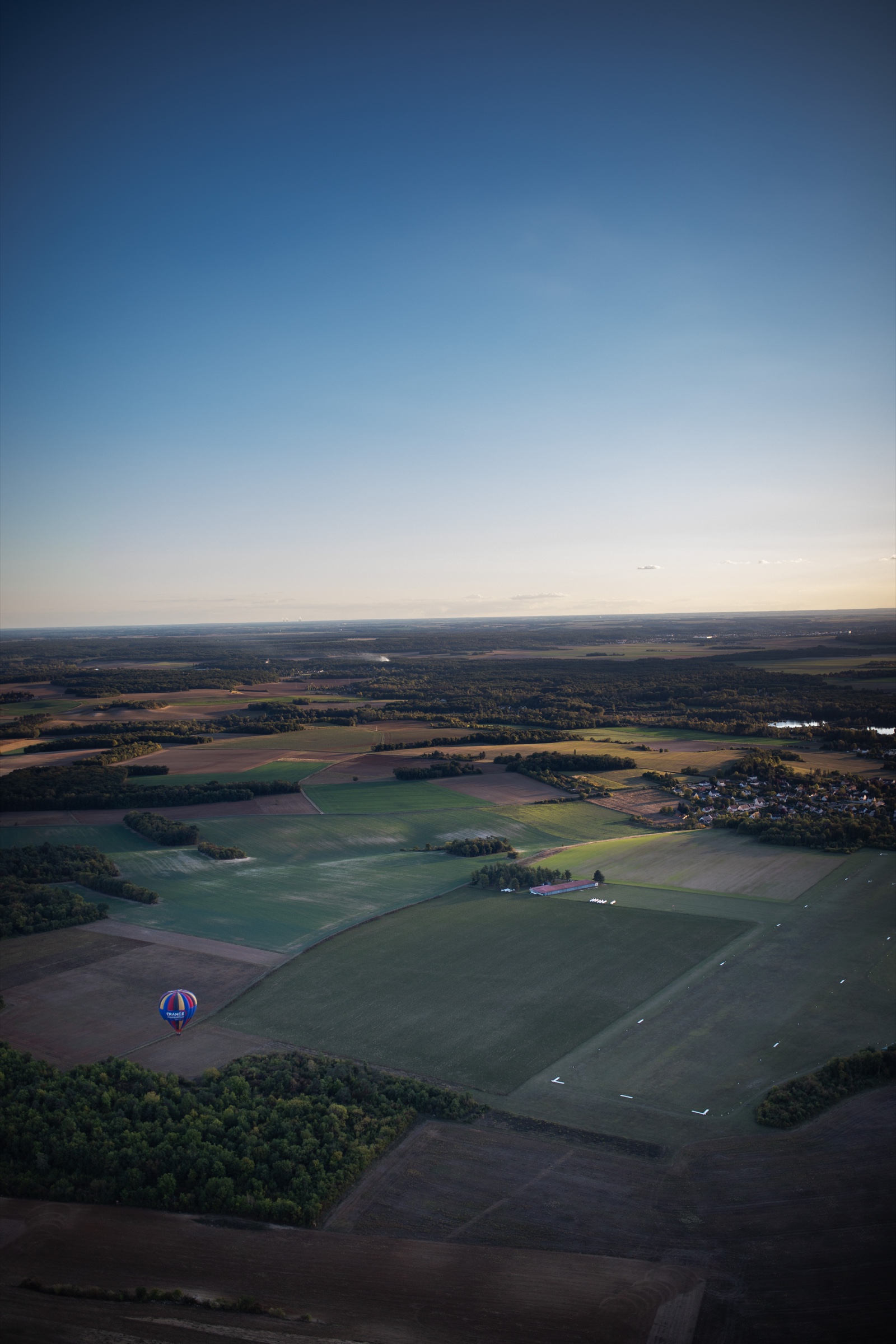 Vue aérienne de la campagne autour de Fontainebleau