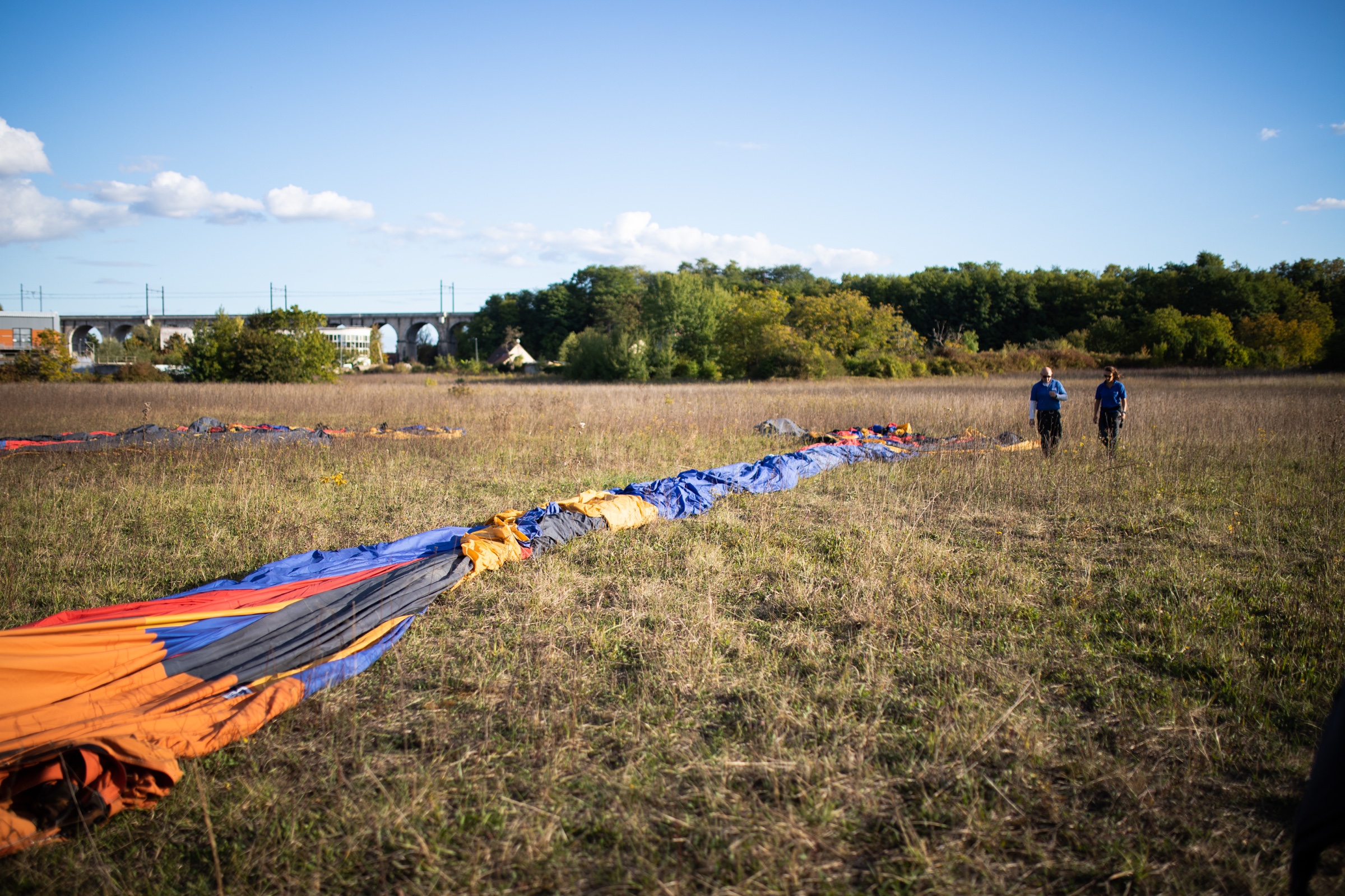 Déploiement de la toile d’une montgolfière
