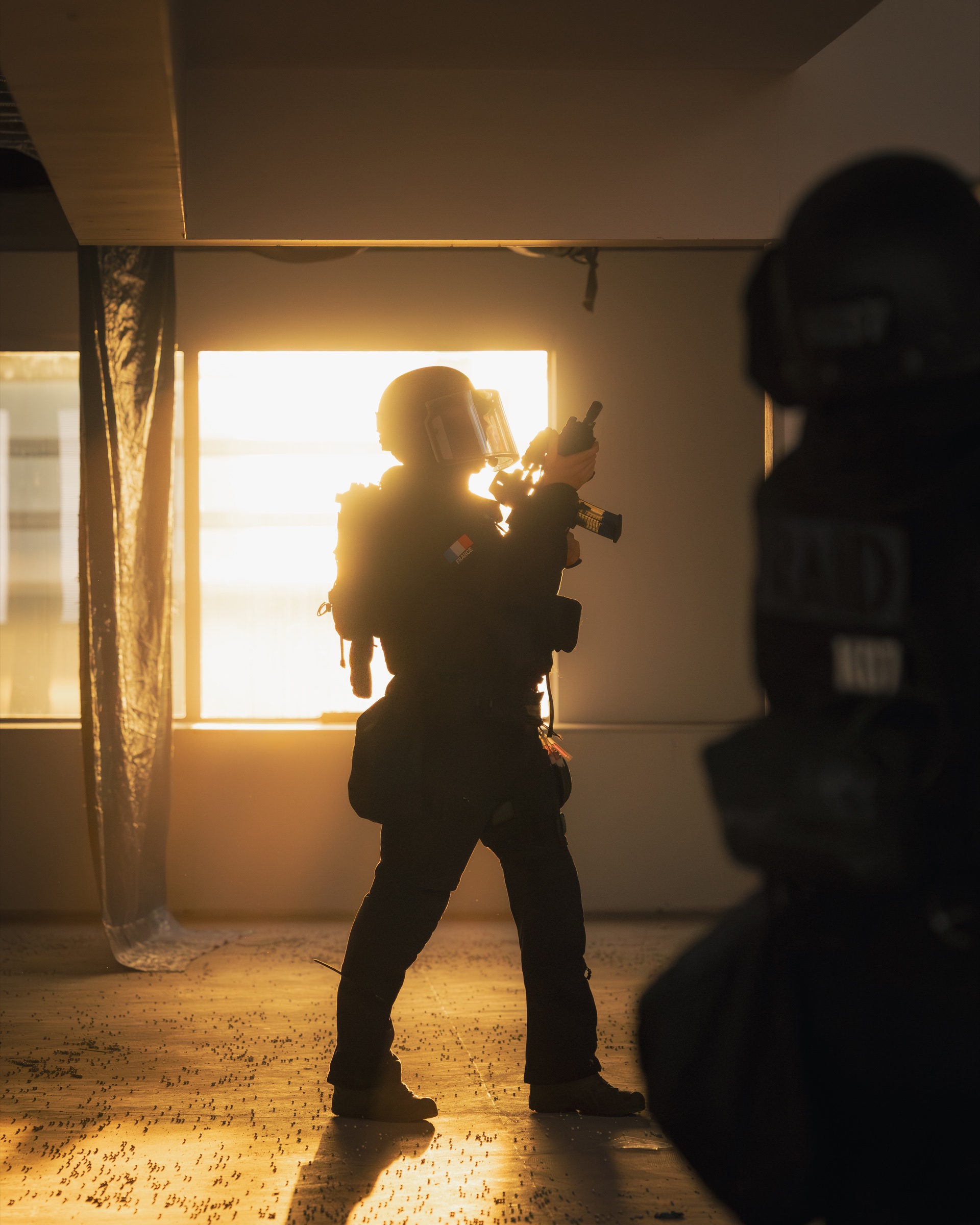 Silhouette d’intervention en contre-jour