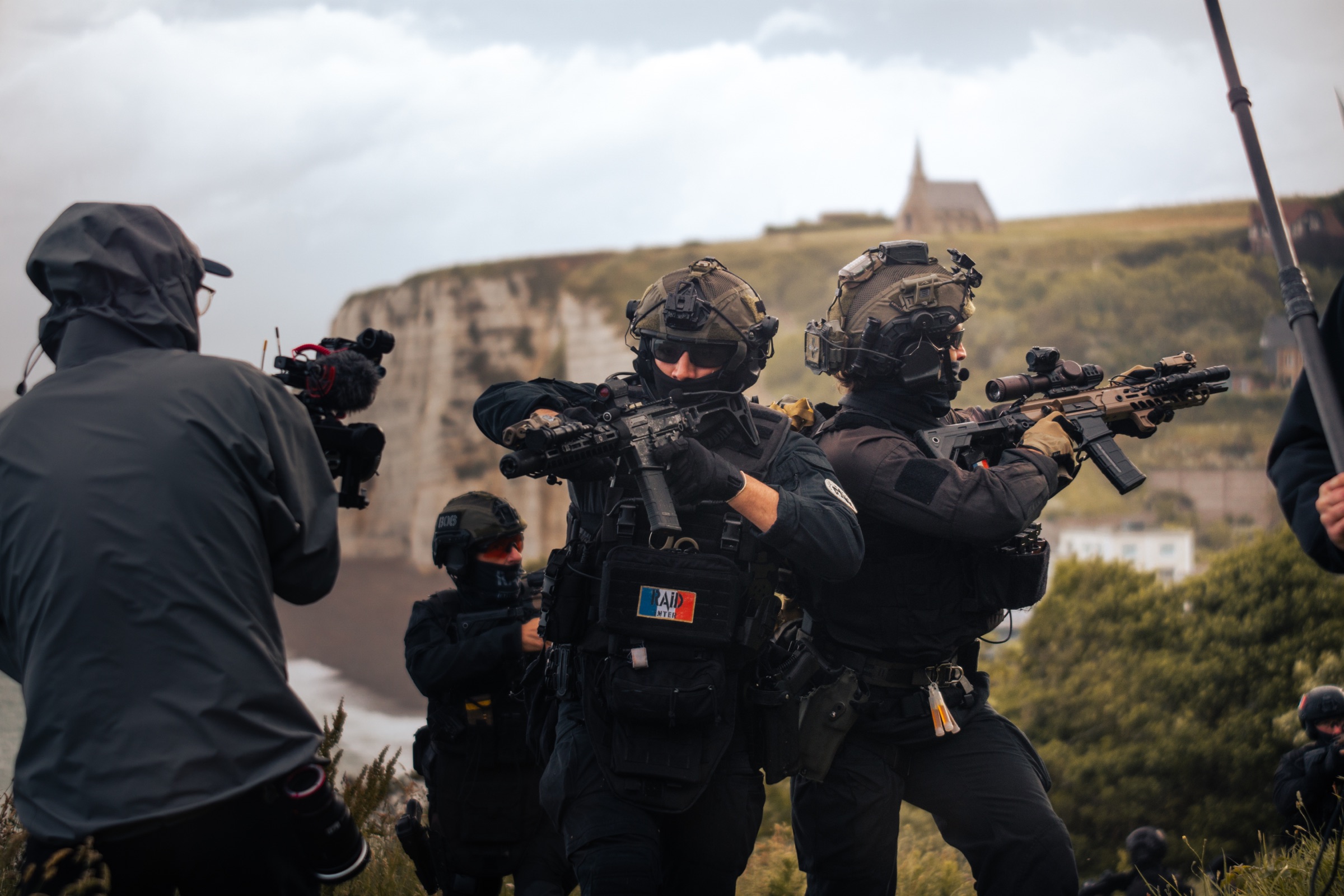 Opérateurs du RAID en exercice sur les falaises